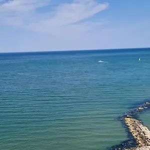 Lamar Seafront Appartamento